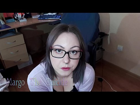 ❤️ Seksikäs tyttö lasit päässä imee dildoa syvälle kameraan ️ Pornovideo at fi.novoporn-com.ru ❤